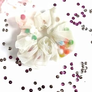 White, Pom Pom Scrunchie